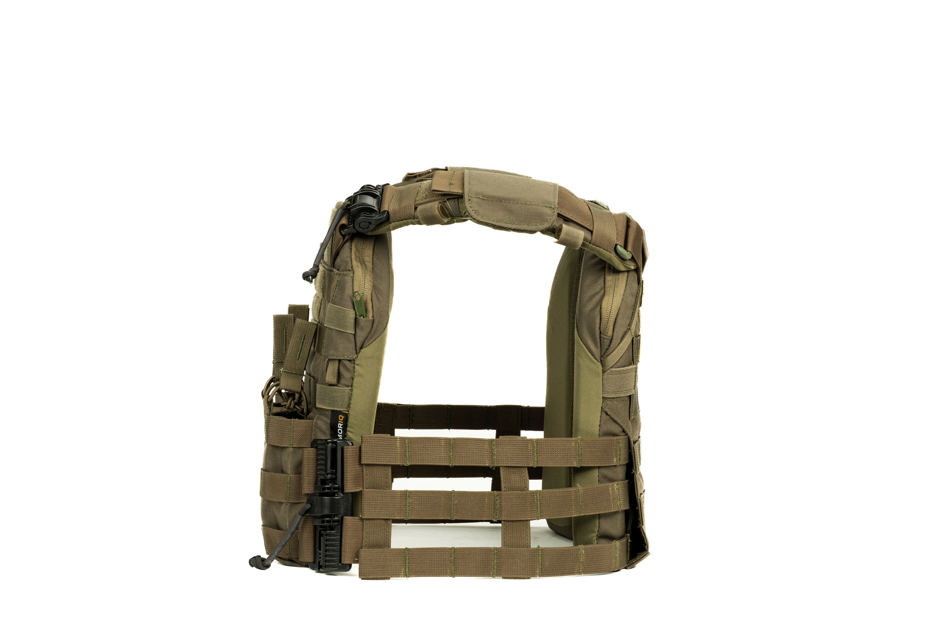 Armadillo - Elite Plate Carrier with M4 Triple Mag Pouch – ArmorIQ