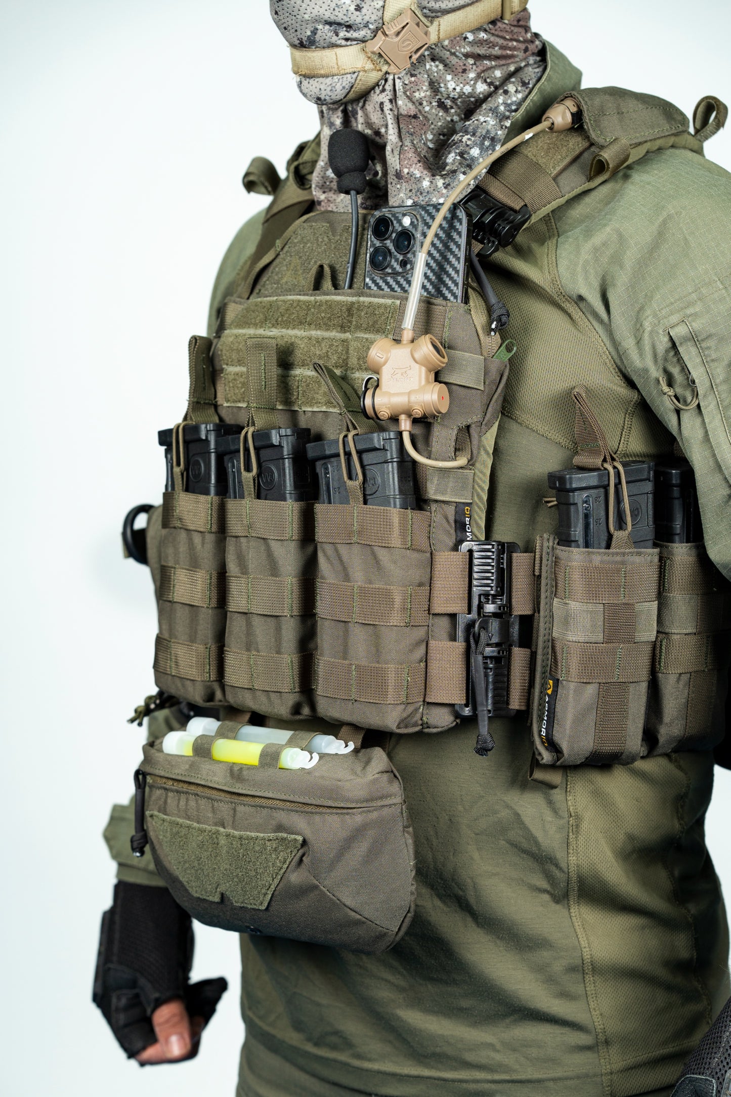 Armadillo - Elite Plate Carrier with M4 Triple Mag Pouch