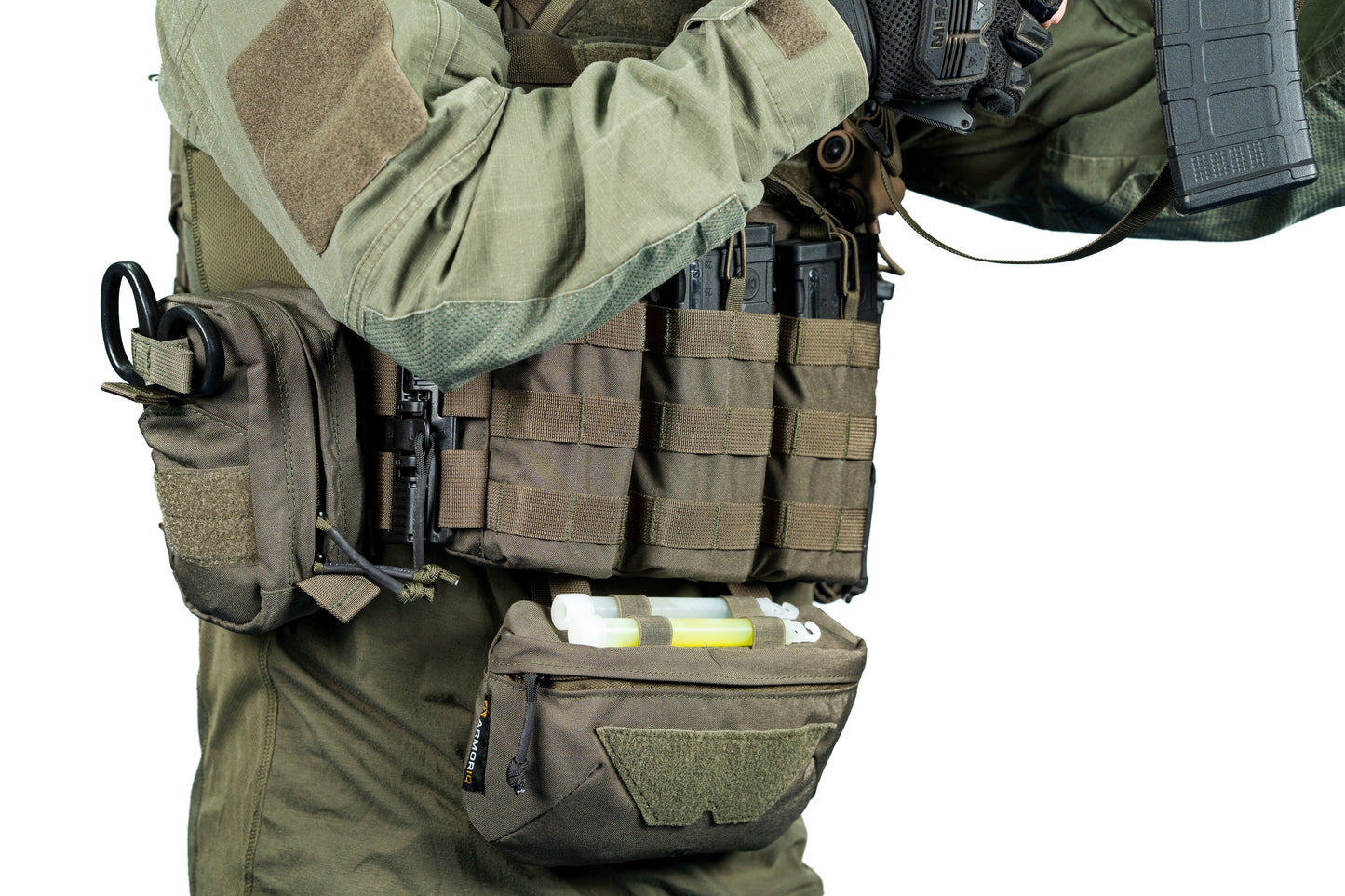 Armadillo - Elite Plate Carrier with M4 Triple Mag Pouch