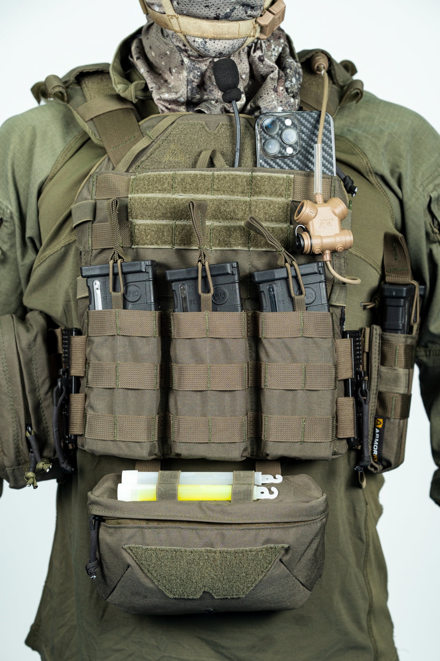 Armadillo - Elite Plate Carrier with M4 Triple Mag Pouch