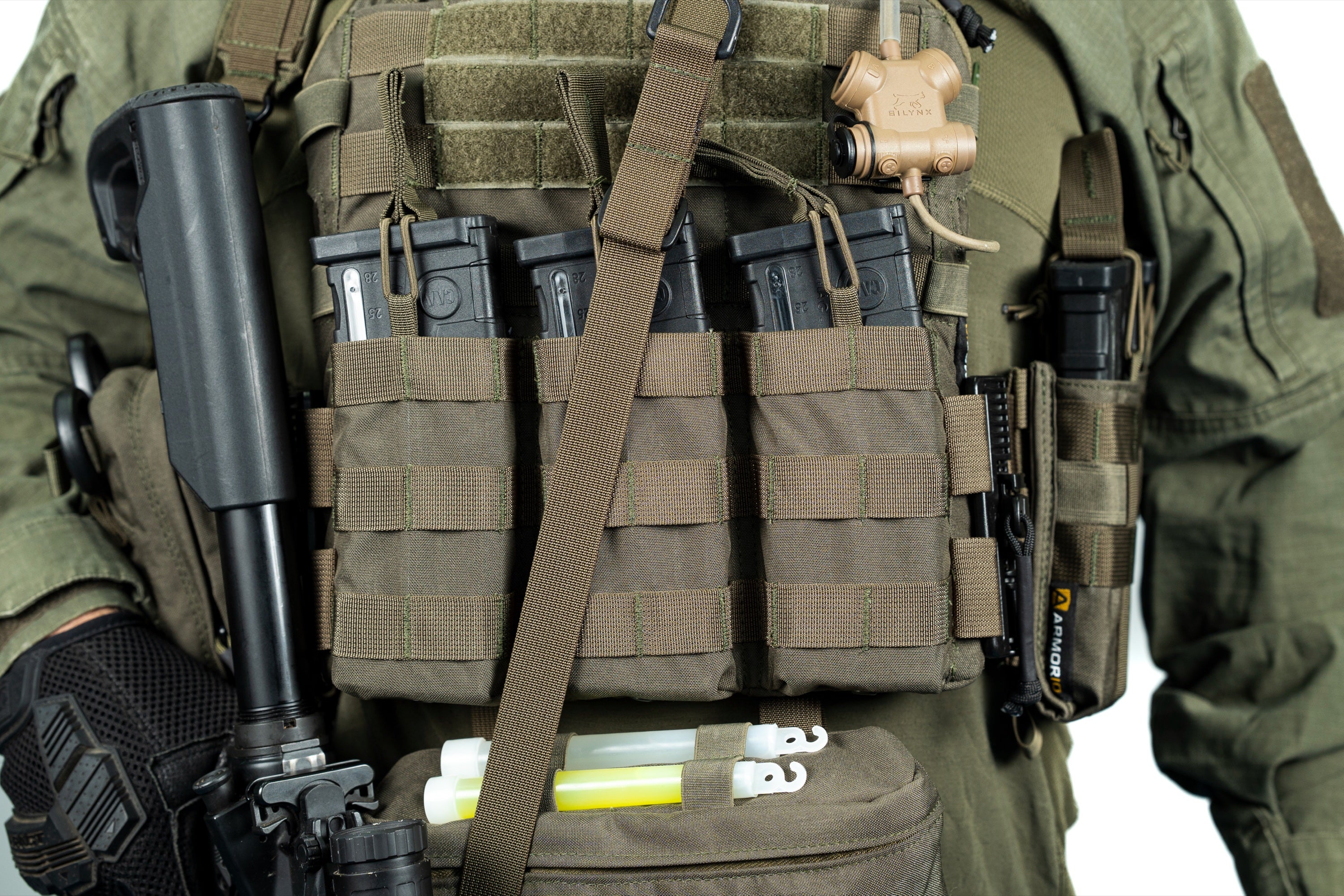 Armadillo - Elite Plate Carrier with M4 Triple Mag Pouch – ArmorIQ