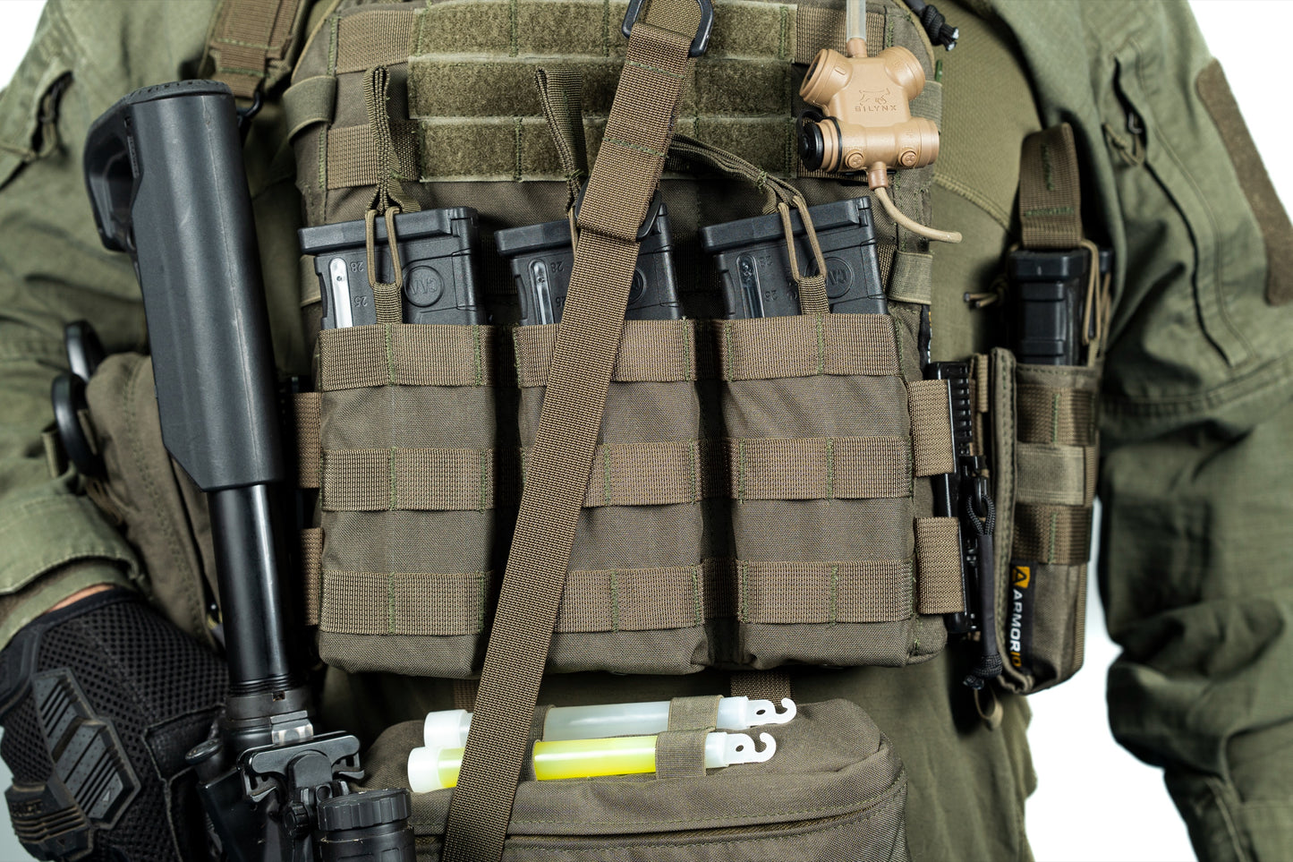 Armadillo - Elite Plate Carrier with M4 Triple Mag Pouch