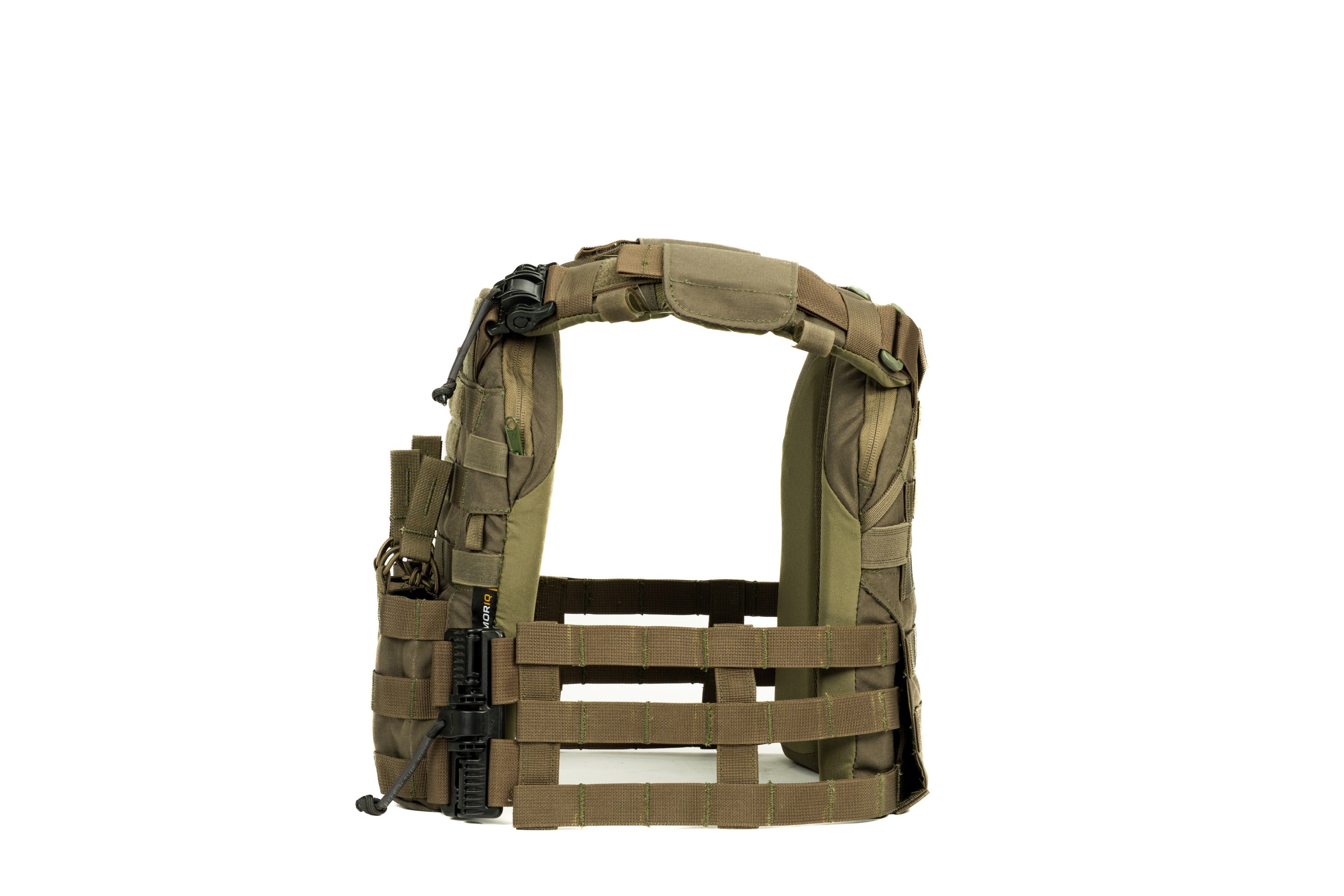 Armadillo - Elite Plate Carrier with M4 Triple Mag Pouch – ArmorIQ